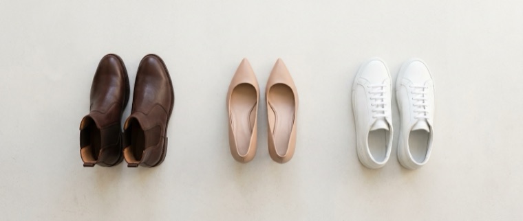 Wide display banner — shoes